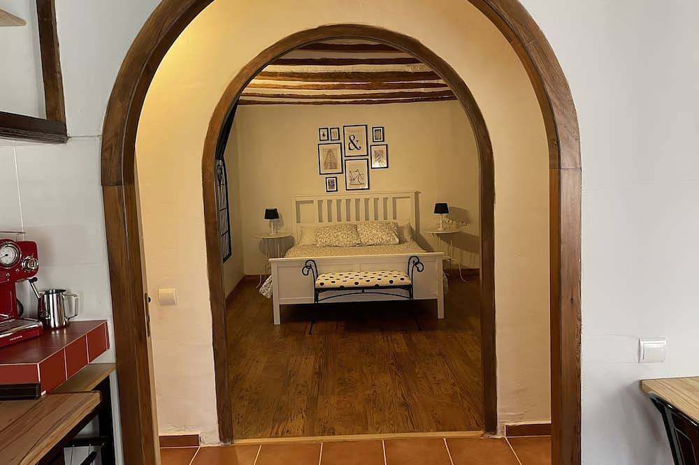 Entire apartment, Apartment \"The Almond Trees\" in Fuentespalda, Teruel Region