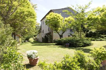 Location de vacances pour 7 personnes, avec jardin, adapté aux familles à Fabriano