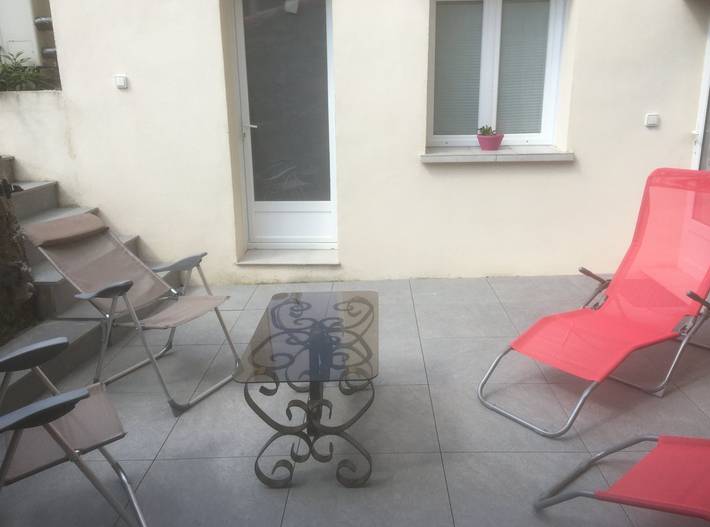 Gîte pour 6 personnes, avec terrasse et jardin à Saint-Florent-sur-Auzonnet - 2