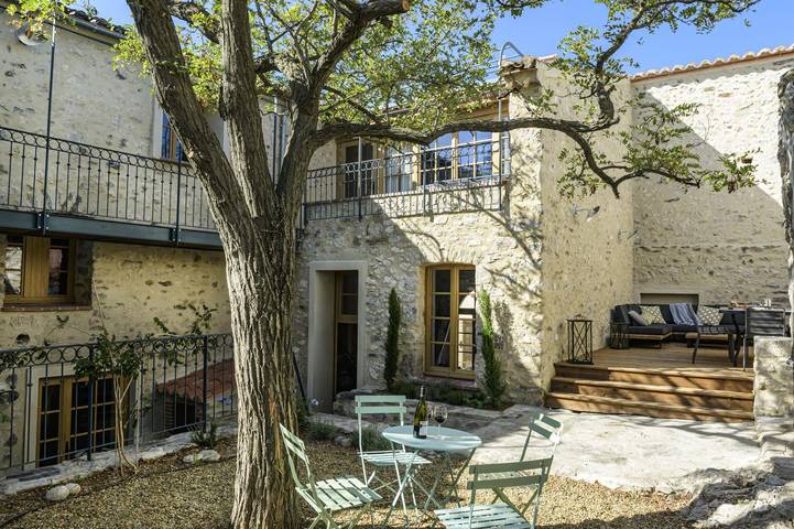 Gîte pour 4 personnes, avec Terrasse et Piscine