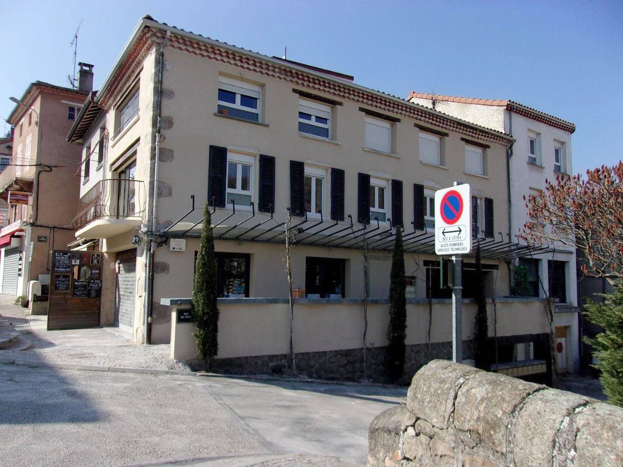 Appartement entier, Studio Apartment in Satillieu, Région de Tournon-sur-Rhône
