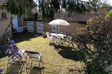 Gîte pour 4 personnes, avec jardin à Saint-Crépin-et-Carlucet