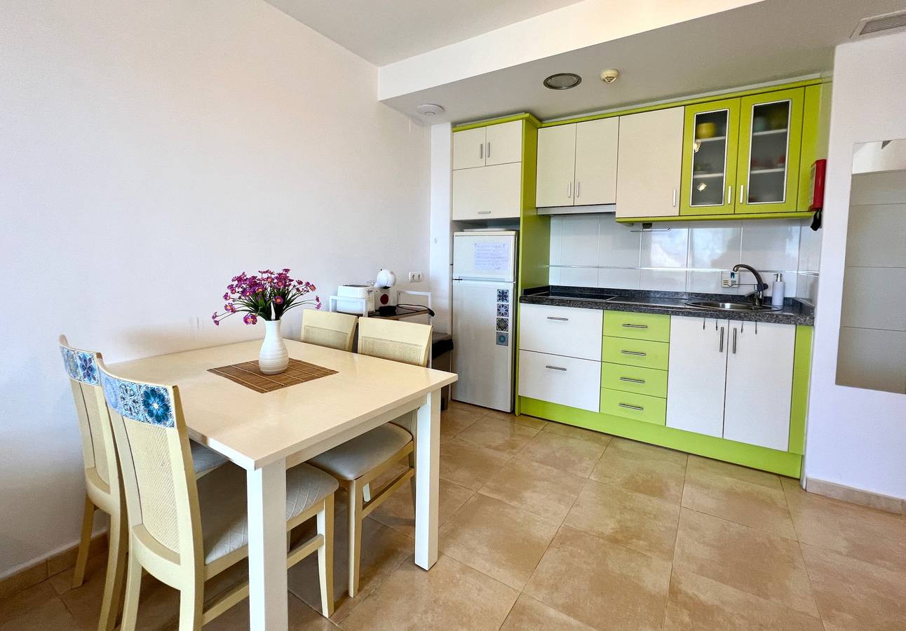 Ganze Wohnung, Ferienwohnung für 4 Personen mit Terrasse in Calpe, Costa Blanca