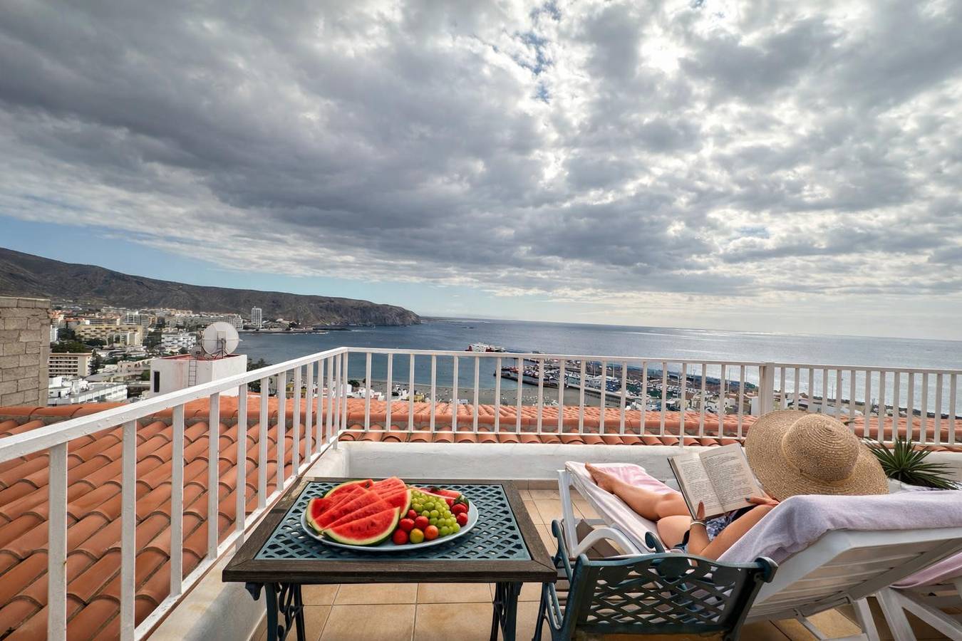 Ganze Wohnung, Panoramic Sea View Apartment in Los Cristianos, Arona