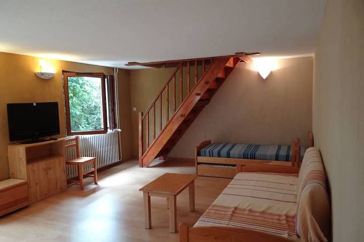 Chalet pour 9 personnes, avec terrasse ainsi que jacuzzi et jardin à Villard-de-Lans - 2
