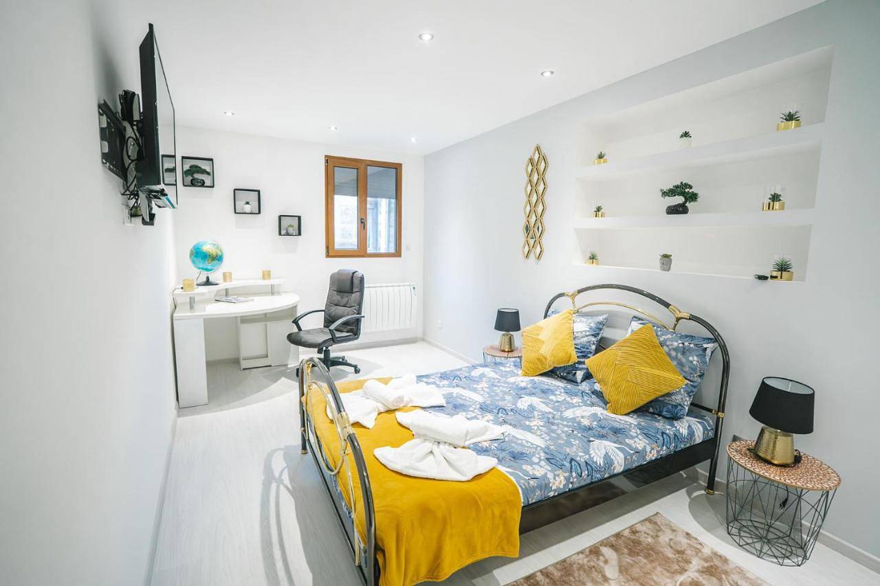Appartement entier, La Pierre Dorée-3 chambre 2 salle de bain-Ao in Puichéric, Région de Carcassonne