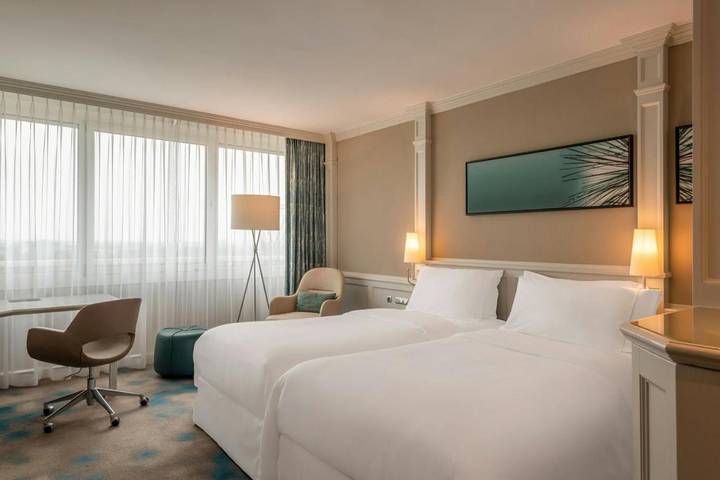 Hotel para 2 pessoas, com sauna e piscina e ainda jardim and jacuzzi em Munique