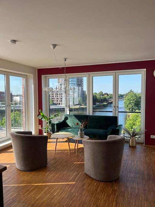 Ferienwohnung für 5 Personen, mit Balkon und Terrasse sowie Garten und Ausblick