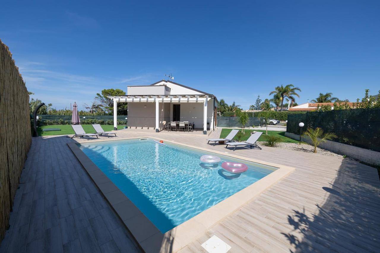 Three-Bedroom Villa in Spiaggia di Campofelice di Roccella (Campofelice di Roccella), Campofelice di Roccella