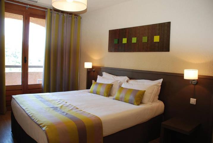 Hôtel pour 2 personnes, avec vue ainsi que jardin et piscine à Générargues - 4