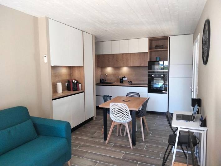 Location de vacances pour 4 personnes, avec piscine et jardin à Uchaud