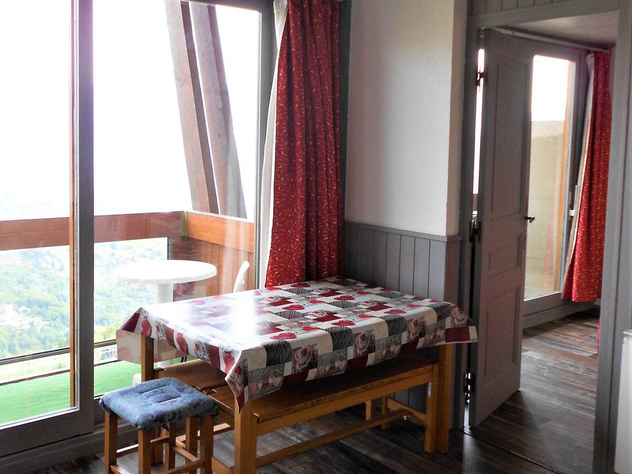 Apartamento entero, Apartamento luminoso · A pie de pista · Doble balcón · Wifi gratuito · Piscina incluida in Le Corbier, Villarembert