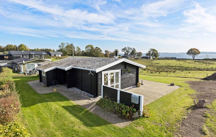 Ferienhaus für 4 Personen, mit Terrasse und Garten in Skarrev