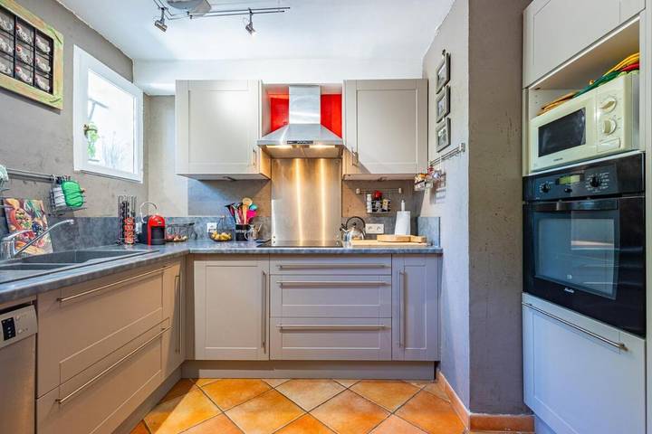 Location de vacances pour 8 personnes, avec piscine ainsi que jardin et vue à Saint-Pierre-de-Vassols - 3