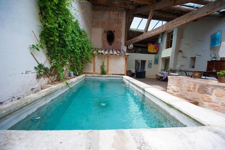 Maison de vacances pour 23 personnes, avec terrasse et piscine