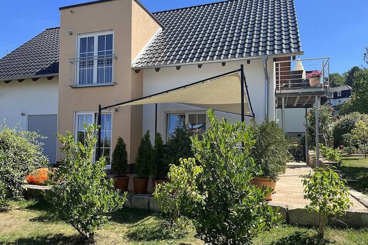 Ferienwohnung für 4 Personen, mit Balkon und Pool sowie Garten - 1