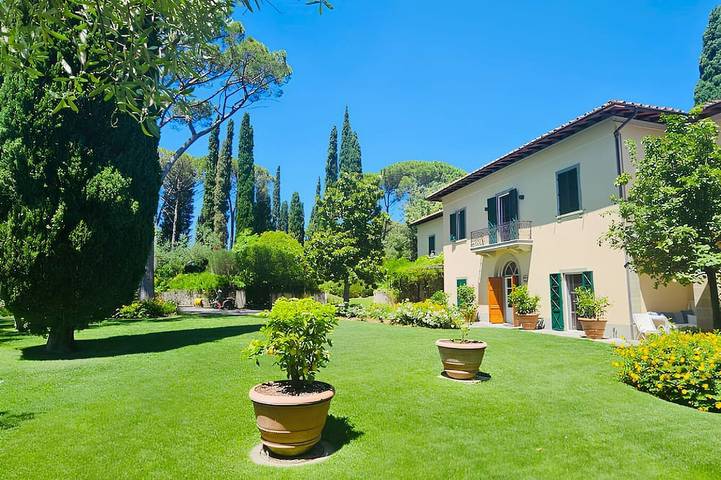 Villa for 10 people, with garden in Florence