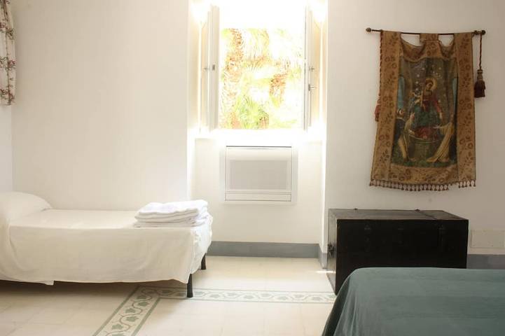 Cesina Home | Apartment in Historic Villa with Panoramic Terrace in Capri, Neapel Provinz