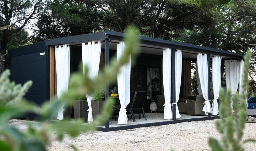Camping für 5 Personen, mit Terrasse, mit Haustier in Pakostane - 2