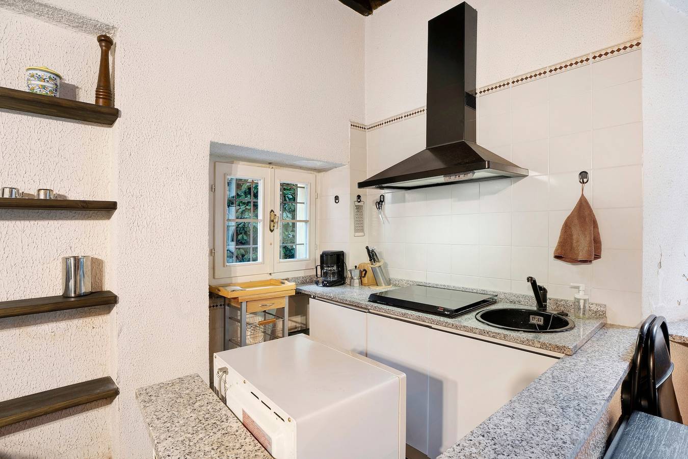 Geheel appartement, Appartement 'In Villa Belli' met gedeelde tuin & Wi-Fi in Miasino, Gemeente Miasino