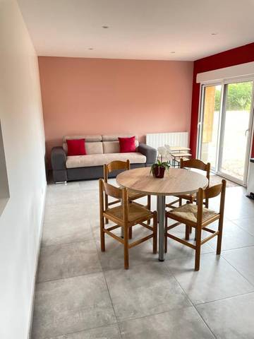 Gîte pour 4 personnes, avec terrasse à Almenêches