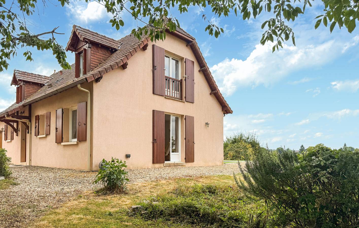 Charmant appartement de 140 m² avec piscine, à proximité du centre-ville de Savignac-Lédrier in Saint-Mesmin (Dordogne), Périgord Vert