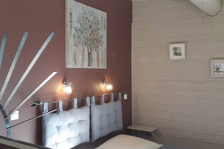Gîte pour 2 personnes, avec terrasse ainsi que piscine et jardin à Gordes - 2