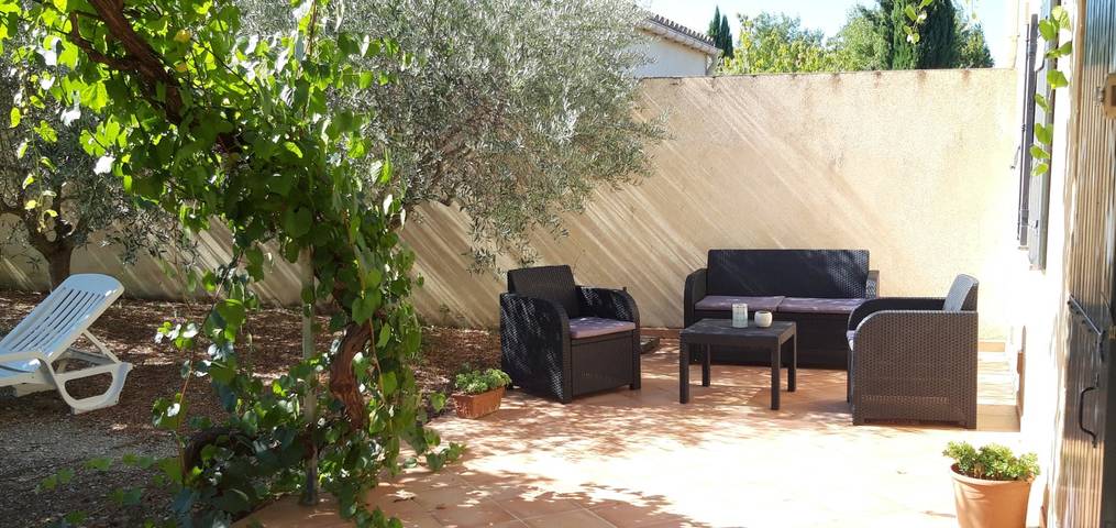 Gîte pour 3 personnes, avec piscine ainsi que jardin et terrasse à Malaucène - 4