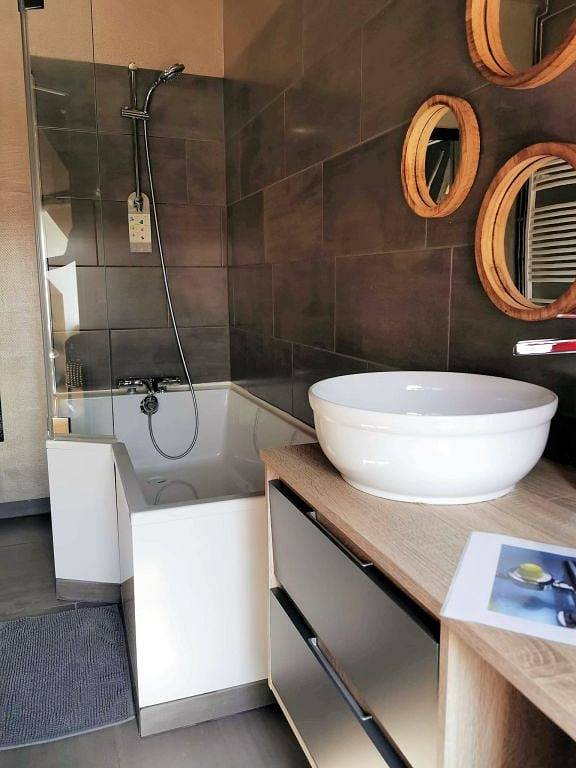 La Cour d'Hortense : chambres d'hôtes, gîte et spa - Chambre Chez Louise in Sailly-Flibeaucourt, Région d'Abbeville