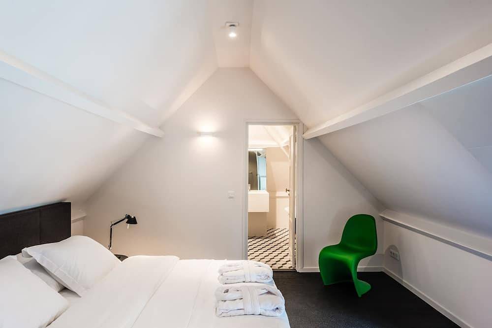 Nice holiday home on the estate of Het Witte Kasteel in Loon op Zand, Noord-Brabant