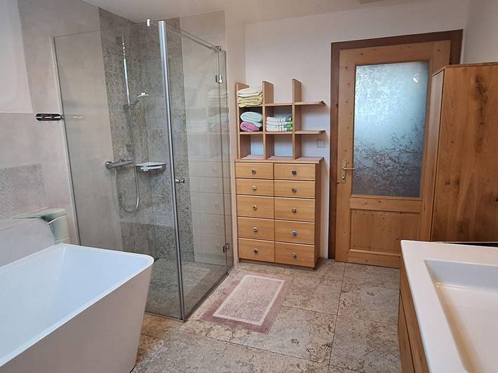 Ferienwohnung für 5 Personen, mit Balkon in Haus