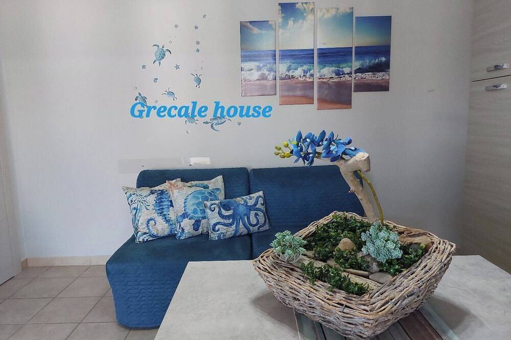 Entire apartment, A stone's throw from the sea, \"Grecale house\" in Marina di Vasto, Chieti Province