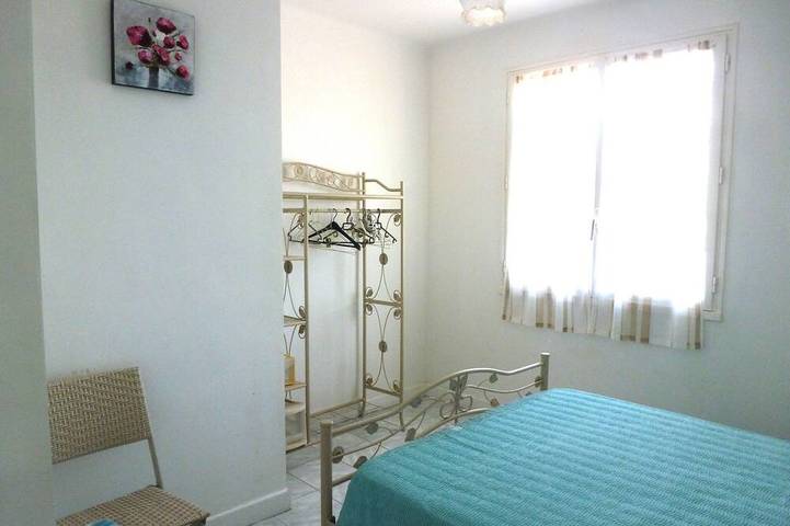 Location de vacances pour 9 personnes, avec terrasse et jardin à Saint-Julien-de-Lampon - 4
