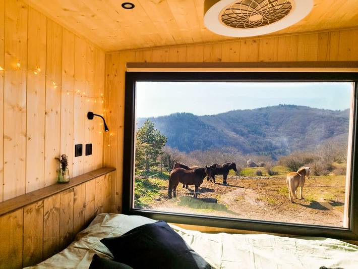 Entire apartment, ※ Homnest ※ Panorama des Puys à Cheval ※ Refuge 2 in Châtel-Guyon, Volcans d'Auvergne Regional Nature Park