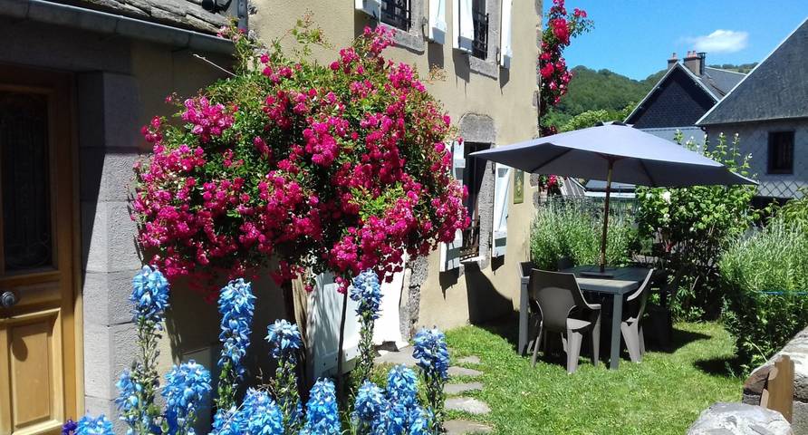 Gîte pour 6 personnes, avec terrasse à Compains - 2