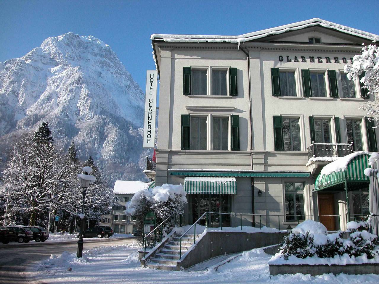 Hotel Post Glarnerhof - Doppelzimmer in Glarus, Kanton Glarus