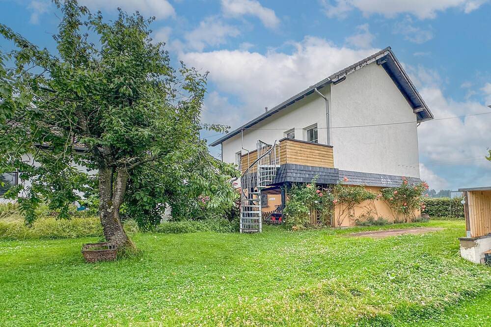 Haus mit großem Garten und Kindereinrichtungen in Kerschenbach, Rureifel (Nordrhein-westfalen)