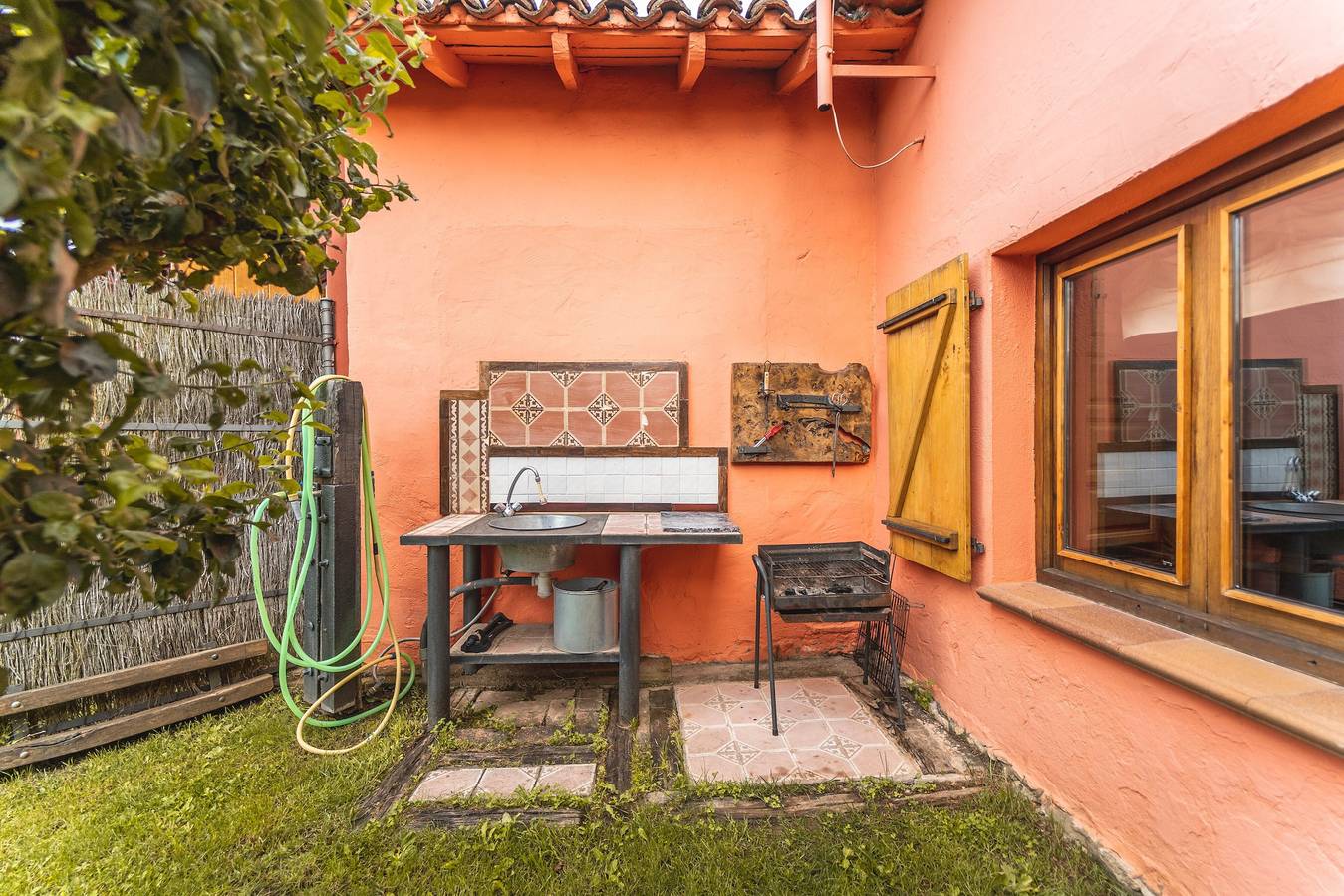 Vakantiehuis 'La Casina' met uitzicht op de bergen en privé tuin, foto 14