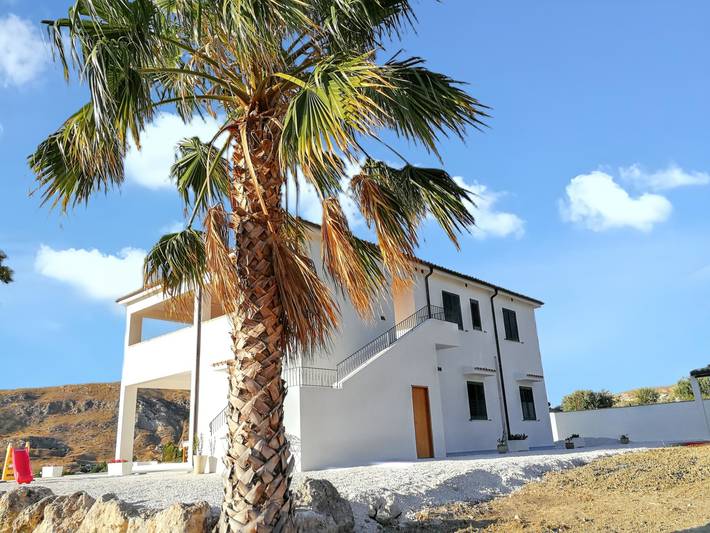 Vacation apartment for 6 people, with yard and terrace - 1