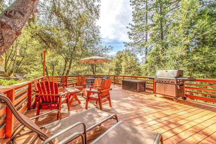 Log cabin for 6 people, with balcony in Idyllwild
