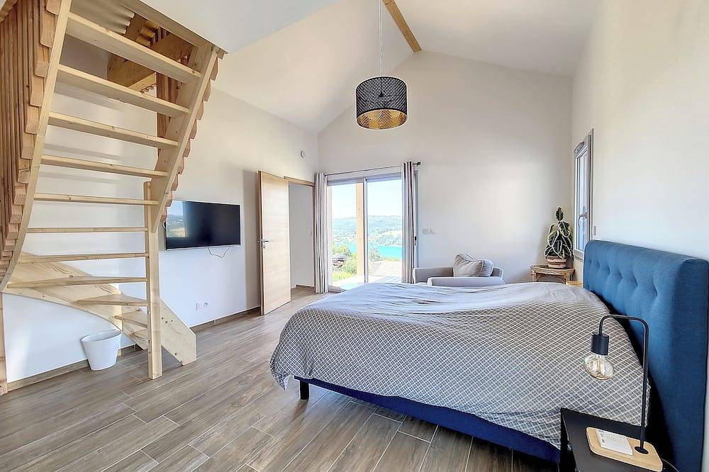 Maison de Vacances Avec une vue Exceptionnelle sur lac de Paladru in Bilieu, Paladru-See