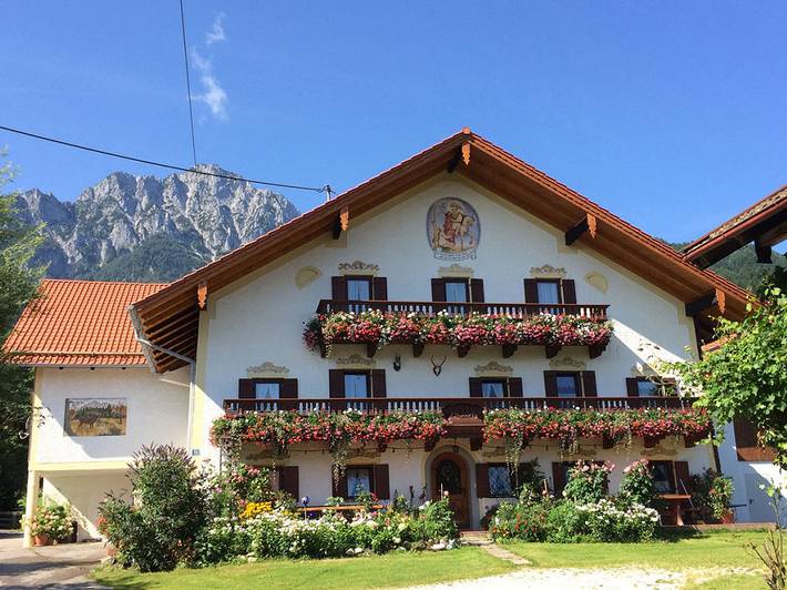 Kastnerhof - Ferienwohnung Bergblick 45 qm, Schlafzimmer, Küche, Balkon, Tv, 2 Pers. in Anger, Bayerische Alpen