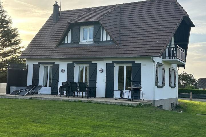 Gîte pour 7 personnes, avec terrasse et jardin à Guilmécourt