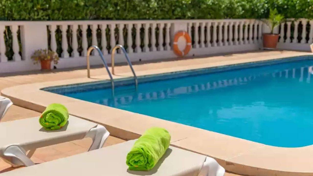 Apartamento vacacional entero, Apartamento de vacaciones para 4 personas con piscina in Cala en Porter, Municipio de Alaior