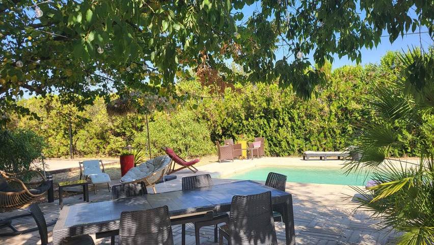 Location de vacances pour 6 personnes, avec jardin et piscine, animaux acceptés à Carnoules - 2