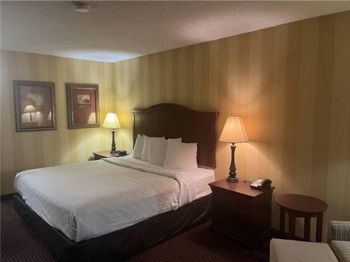 Entire apartment, Cozy 1 Queen Bed|Fridge|Free Wifi in Aquia Harbour, Northern Virginia