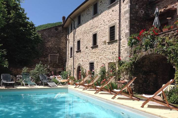 Château pour 25 personnes, avec jacuzzi et jardin en Italie