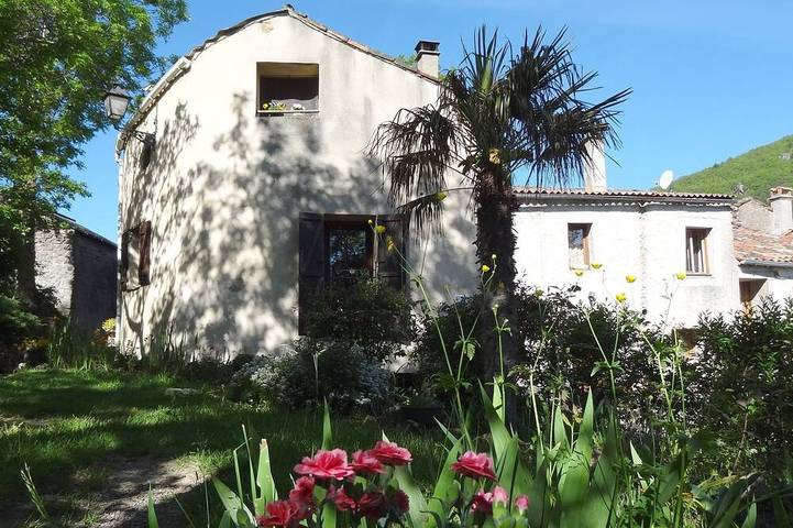 Location de vacances pour 6 personnes, avec Terrasse et Jardin à Arrigas