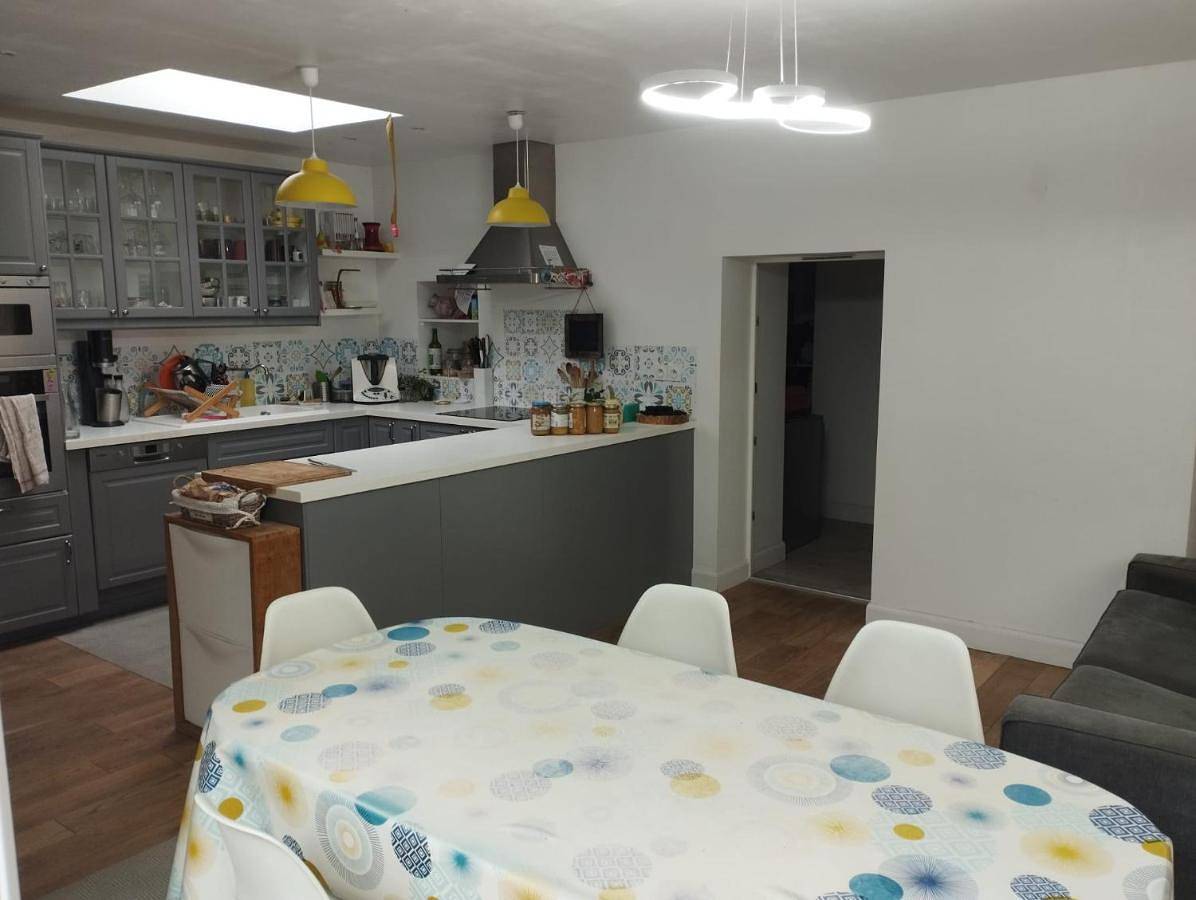 Appartement entier, One-Bedroom Apartment in Le Lion-d'Angers, Vallée de la Loire