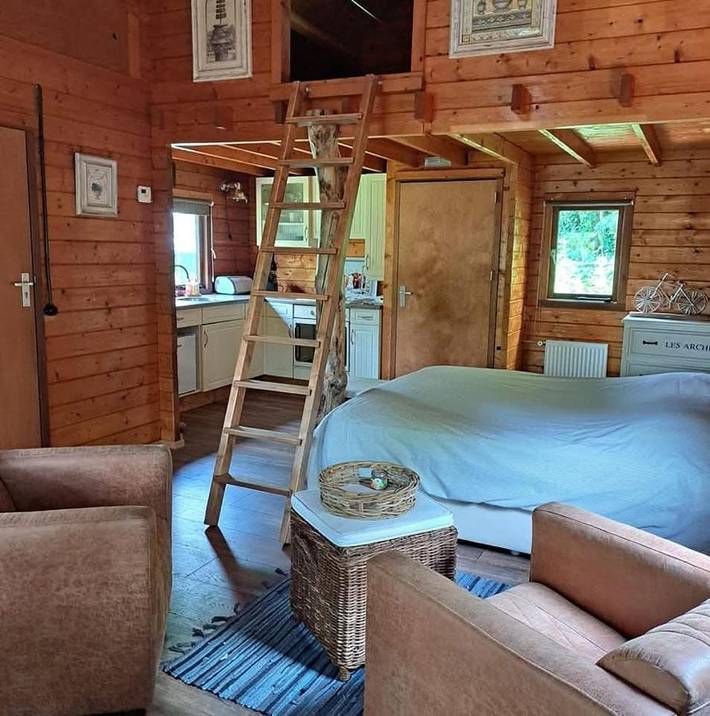 B&b voor 2 personen, with tuin and uitzicht as well as terras in Almere